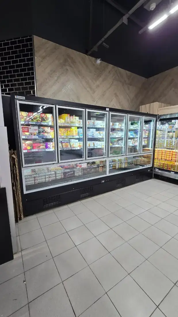RDC display refrigeration installation